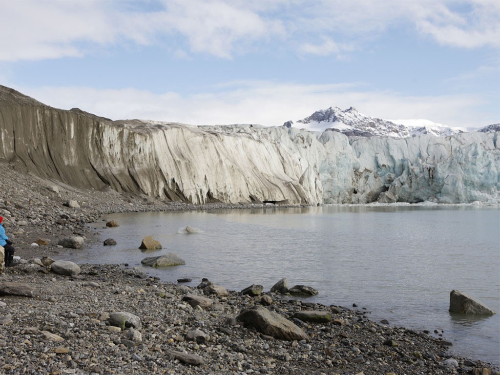 IJsberen spotten Noord-Spitsbergen
