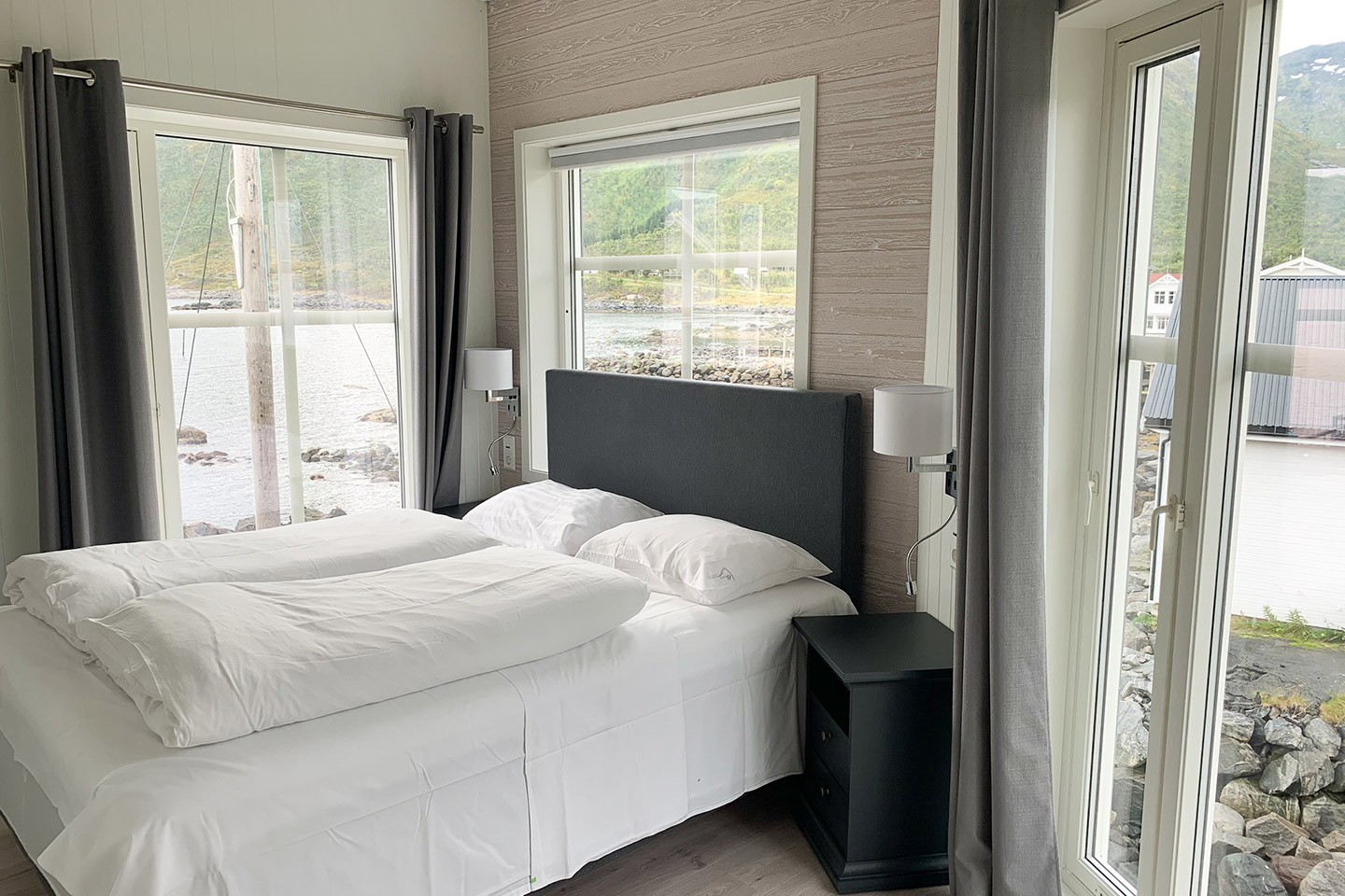Senjahopen, Mefjord Brygge hotelkamer