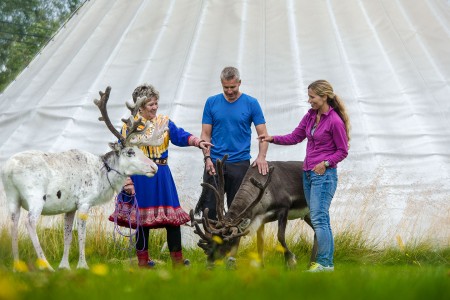 Havila Excursies Tromso Kirkenes Visiting The Sami Reindeer Camp CH VisitNorway
