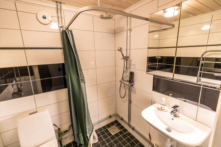Lapland Guesthouse Forrest Bathroom